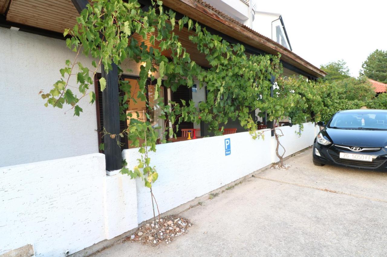 Apartments Vladan With Terrace Baska  Bagian luar foto