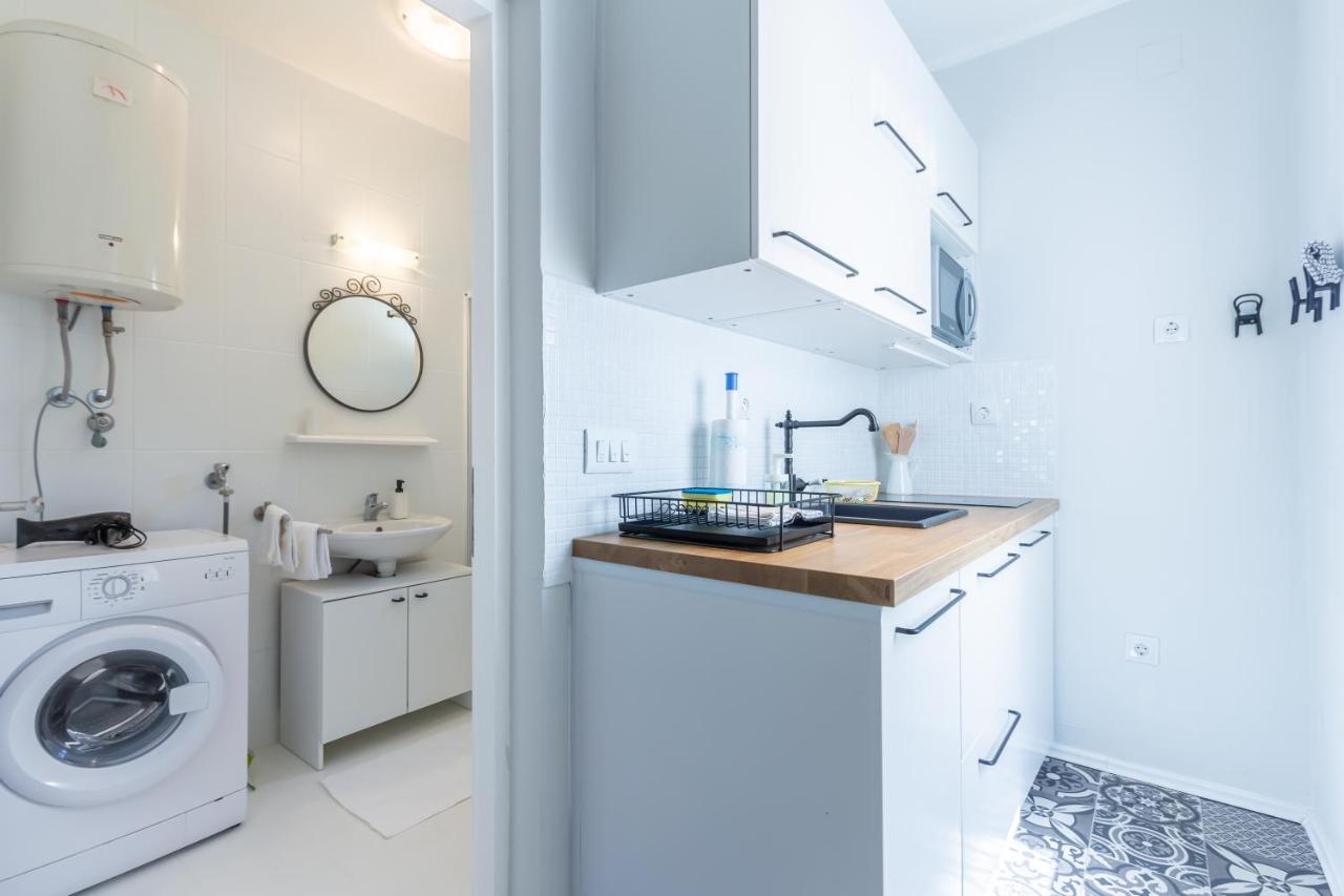 Apartments Vladan With Terrace Baska  Bagian luar foto
